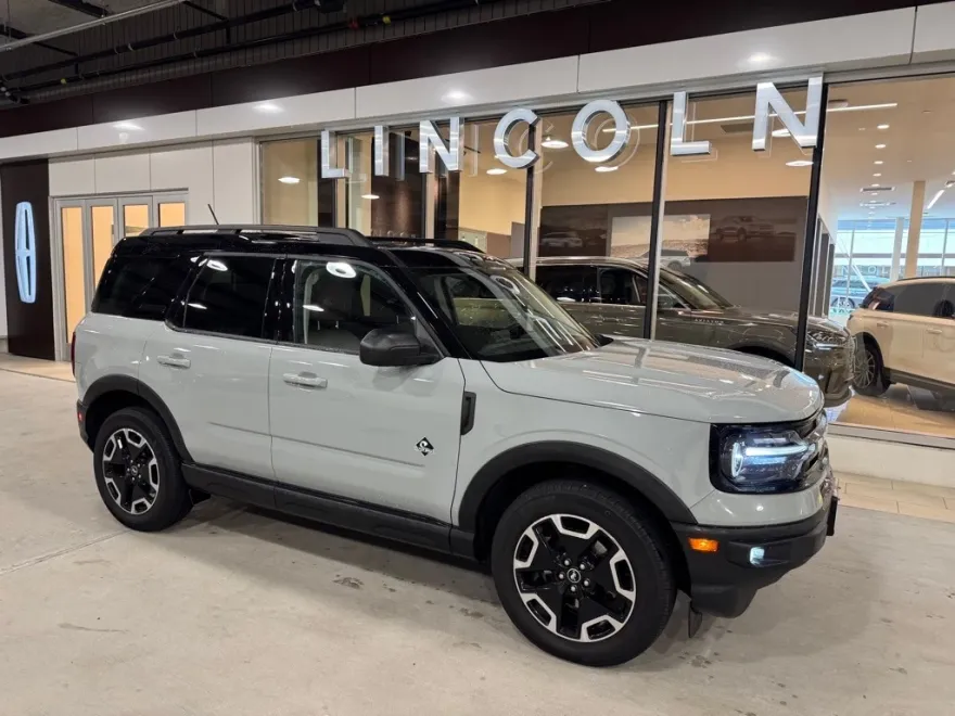 2021 Ford Bronco Sport Outer Banks photo 1