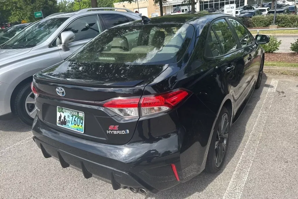 2023 Toyota Corolla Hybrid SE photo 1