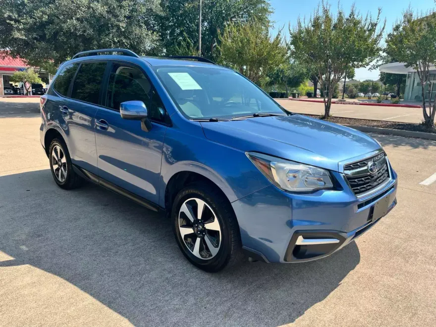 2017 Subaru Forester 2.5i Premium photo 1