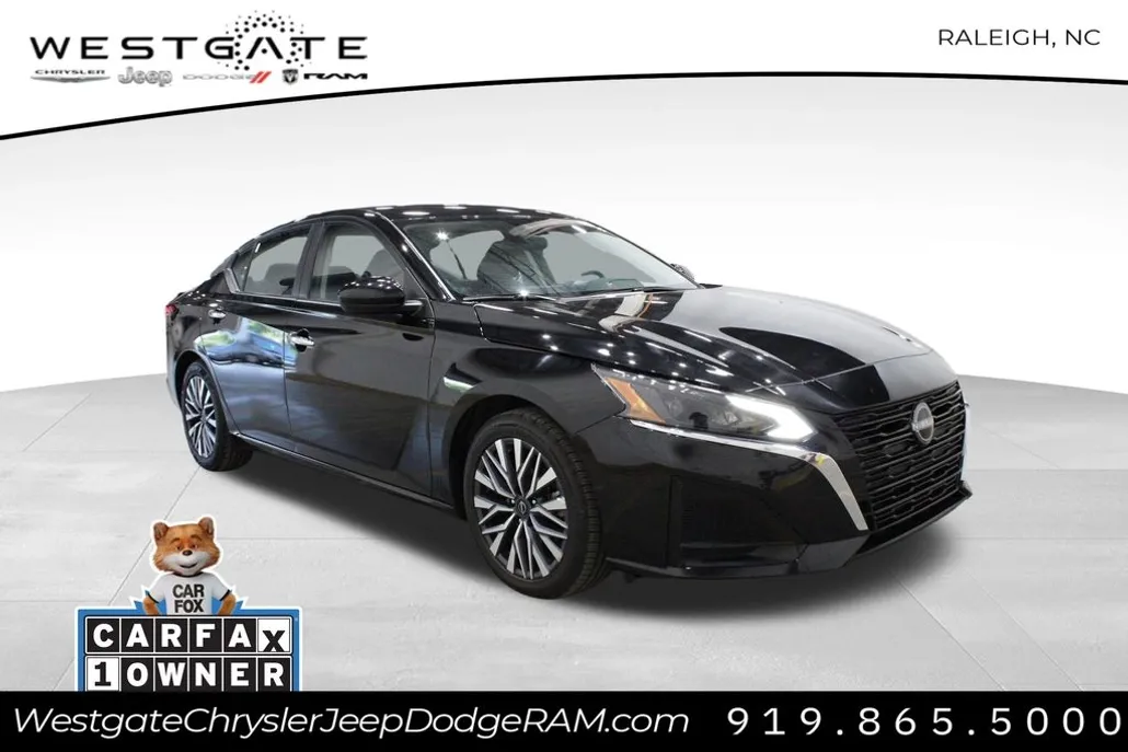2023 Nissan Altima 2.5 SV photo 1
