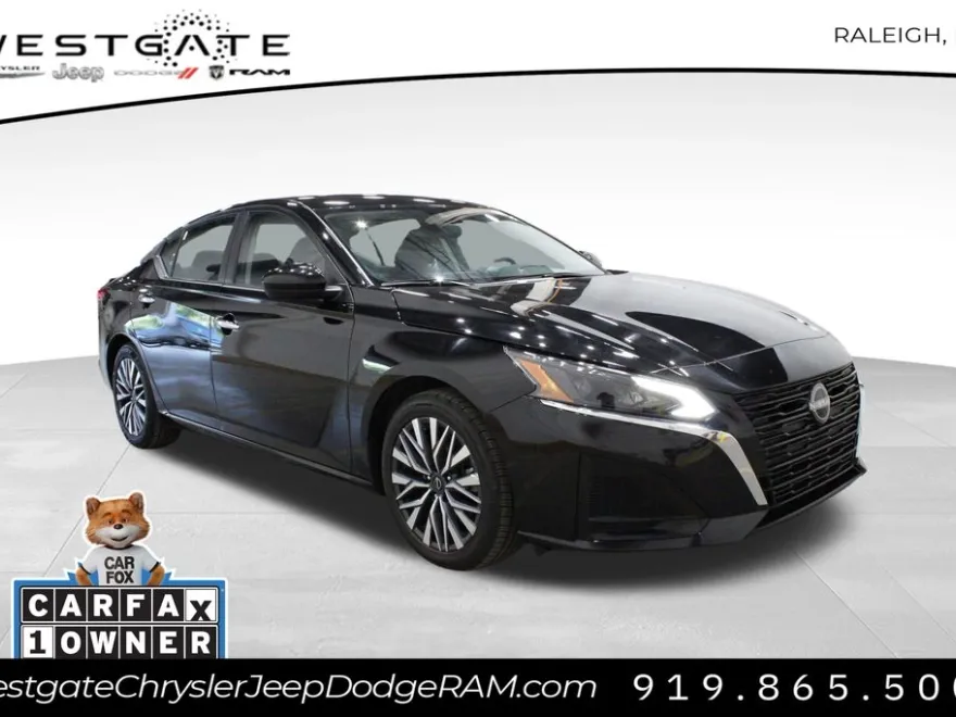 2023 Nissan Altima 2.5 SV photo 1