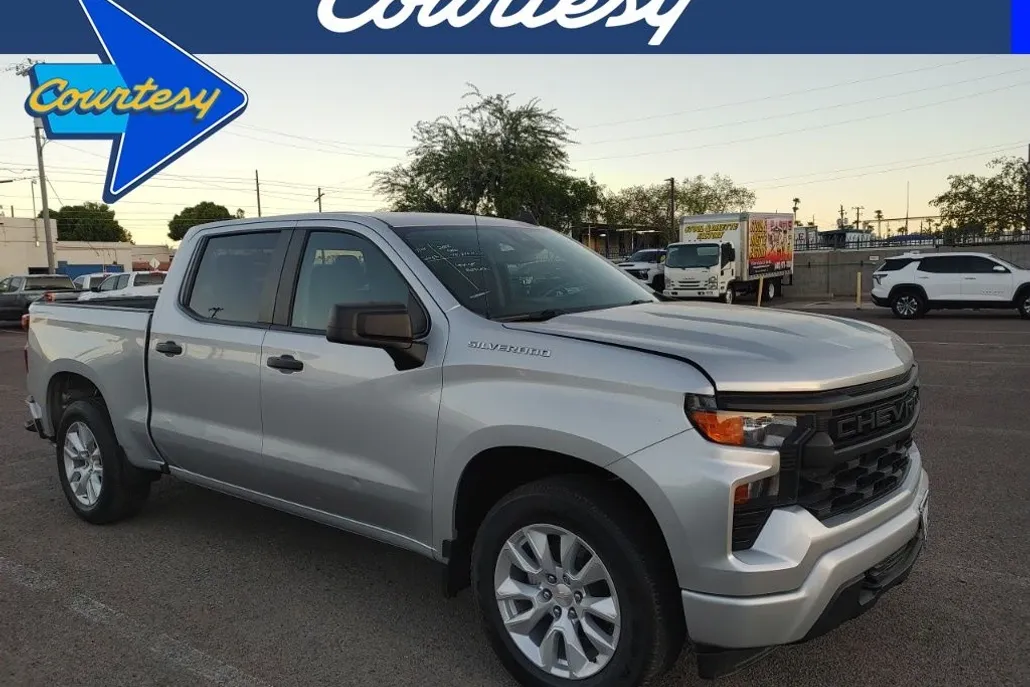 2022 Chevrolet Silverado 1500 Custom photo 1