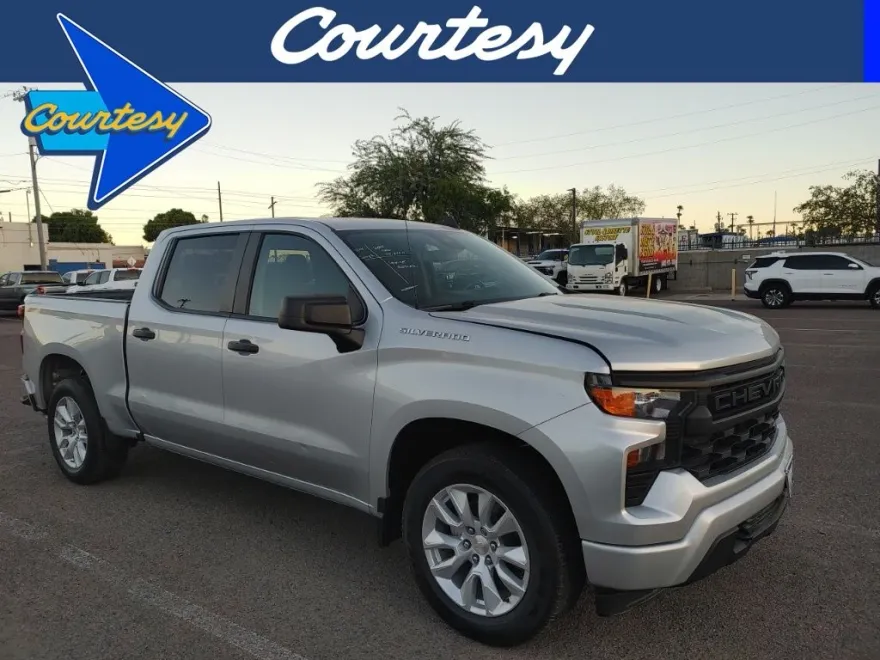 2022 Chevrolet Silverado 1500 Custom photo 1
