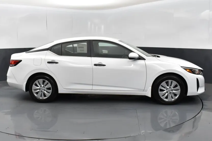 2025 Nissan Sentra S photo 1