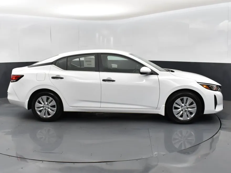 2025 Nissan Sentra S photo 1