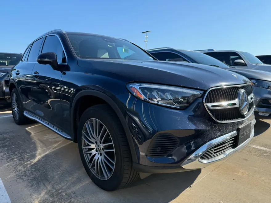 2023 Mercedes Benz GLC 300 4MATIC photo 1