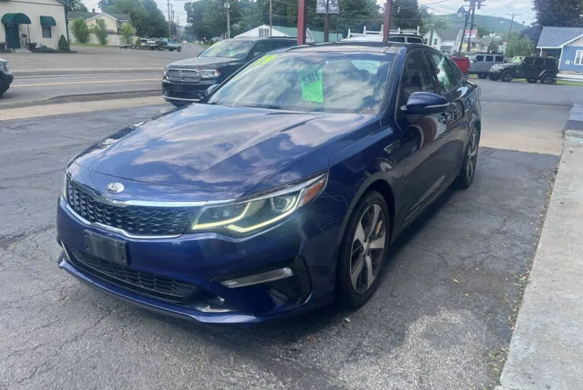 2019 Kia Optima S photo 1