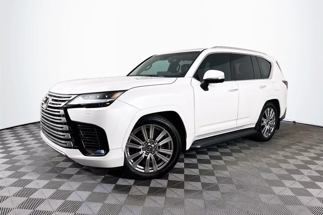 2023 Lexus LX 600 Ultra Luxury photo 1