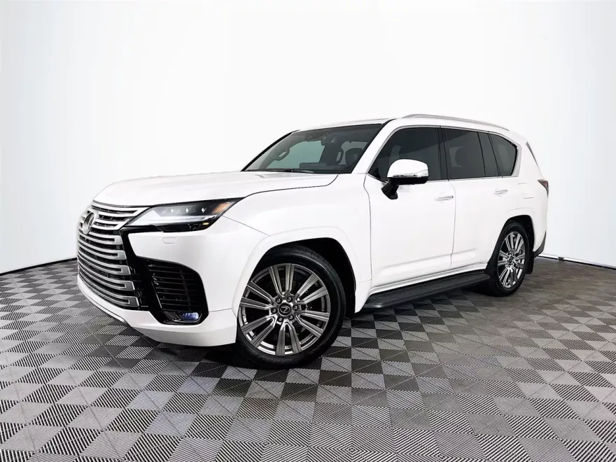 2023 Lexus LX 600 Ultra Luxury photo 1