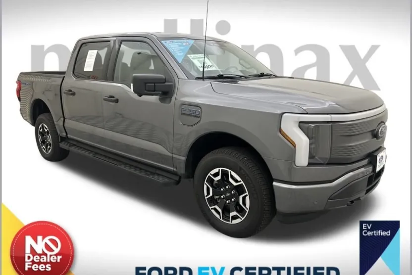 2023 Ford F-150 Lightning XLT photo 1