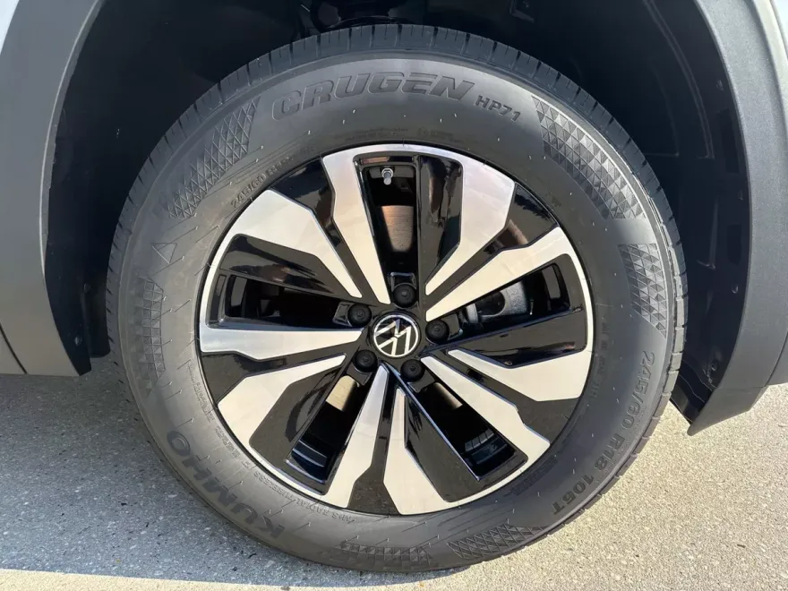 2026 Volkswagen Atlas Cross Sport SE photo 1