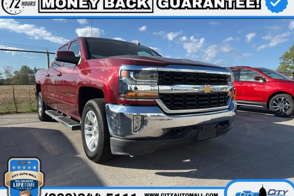 2017 Chevrolet Silverado LT photo 1