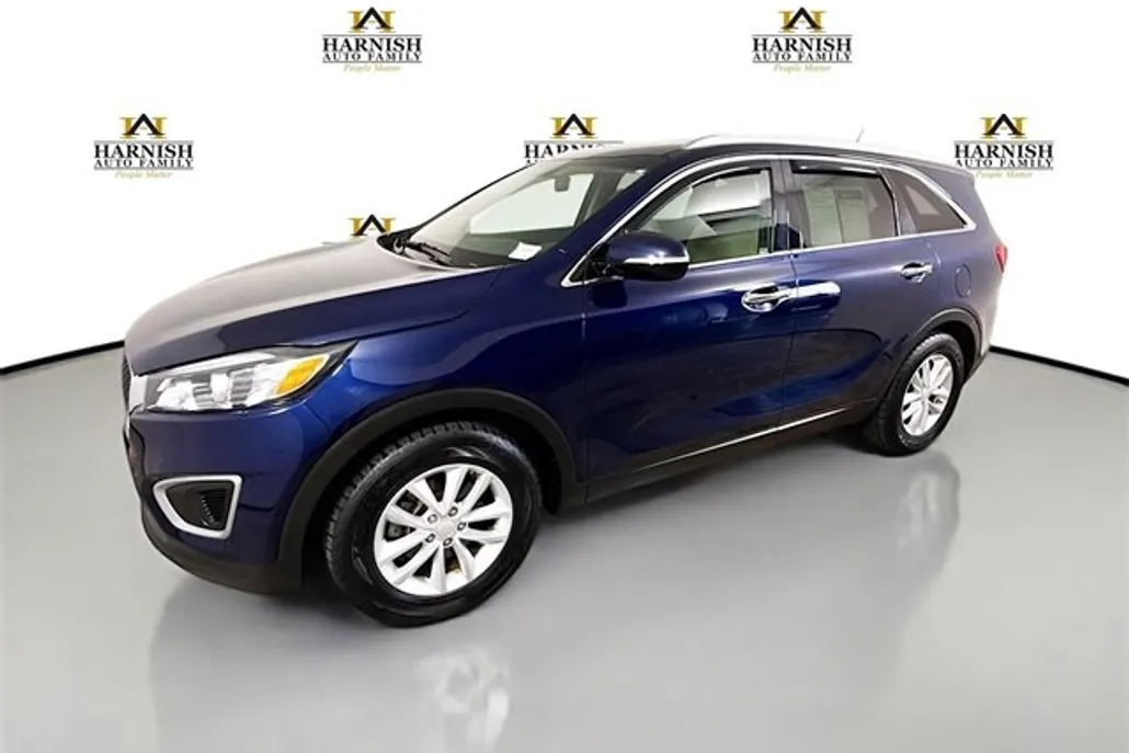 2017 Kia Sorento LX V6 photo 1
