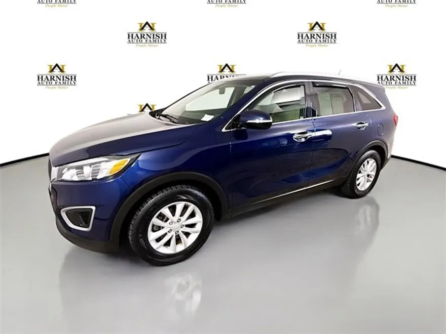 2017 Kia Sorento LX V6 photo 1