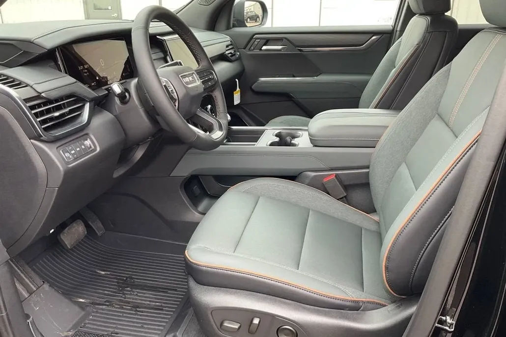 2025 Gmc Acadia AT4 photo 1