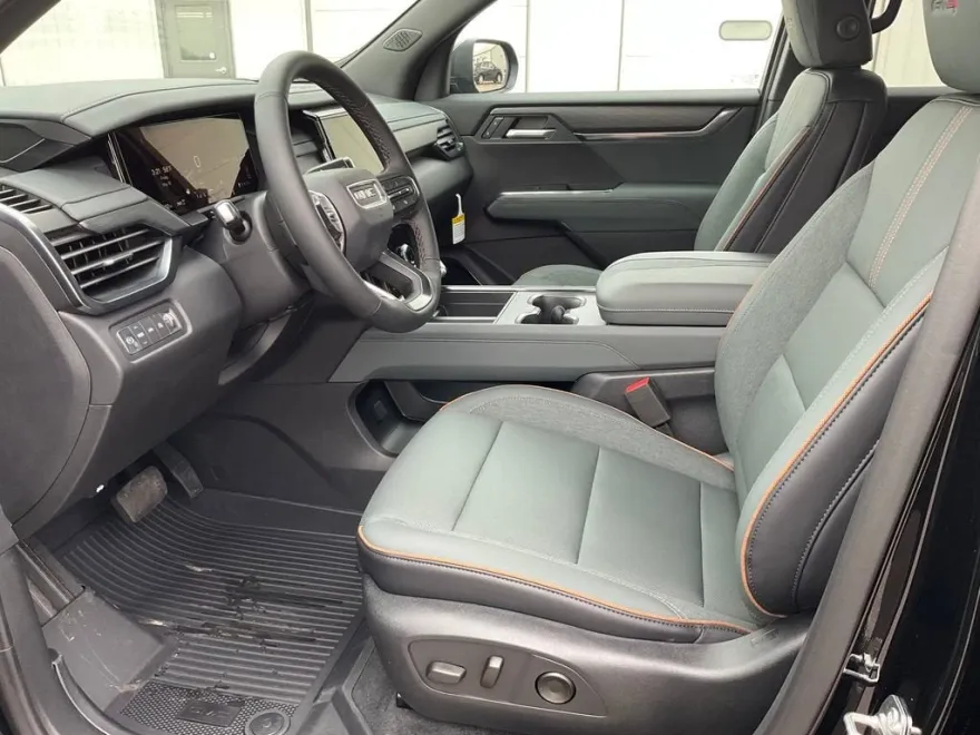 2025 Gmc Acadia AT4 photo 1