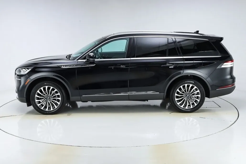 2023 Lincoln Aviator Reserve photo 1