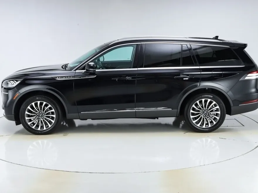 2023 Lincoln Aviator Reserve photo 1