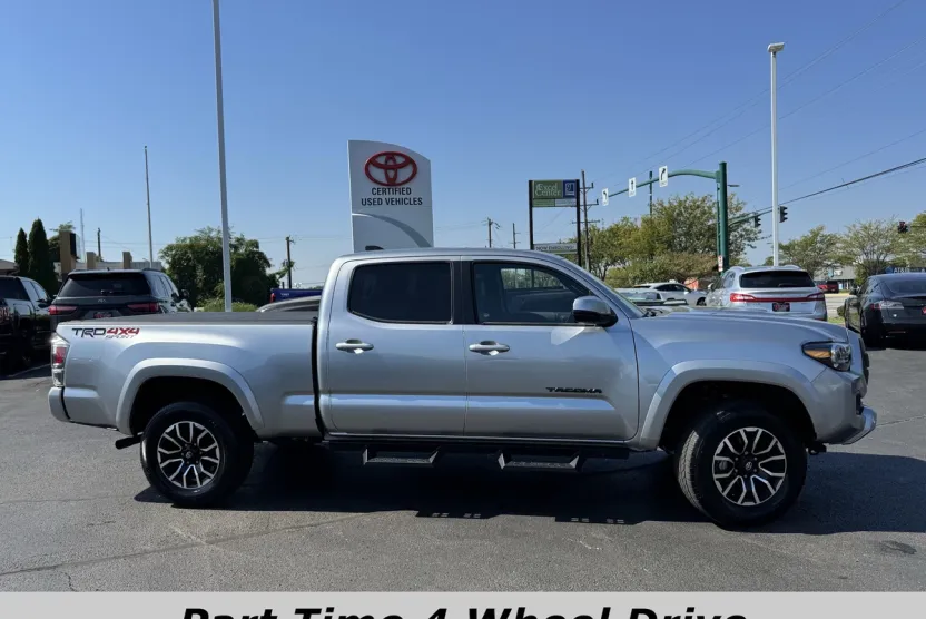 2023 Toyota Tacoma TRD Sport V6 photo 1