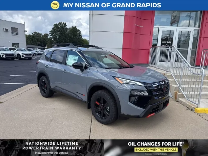 2026 Nissan Rogue SV photo 1