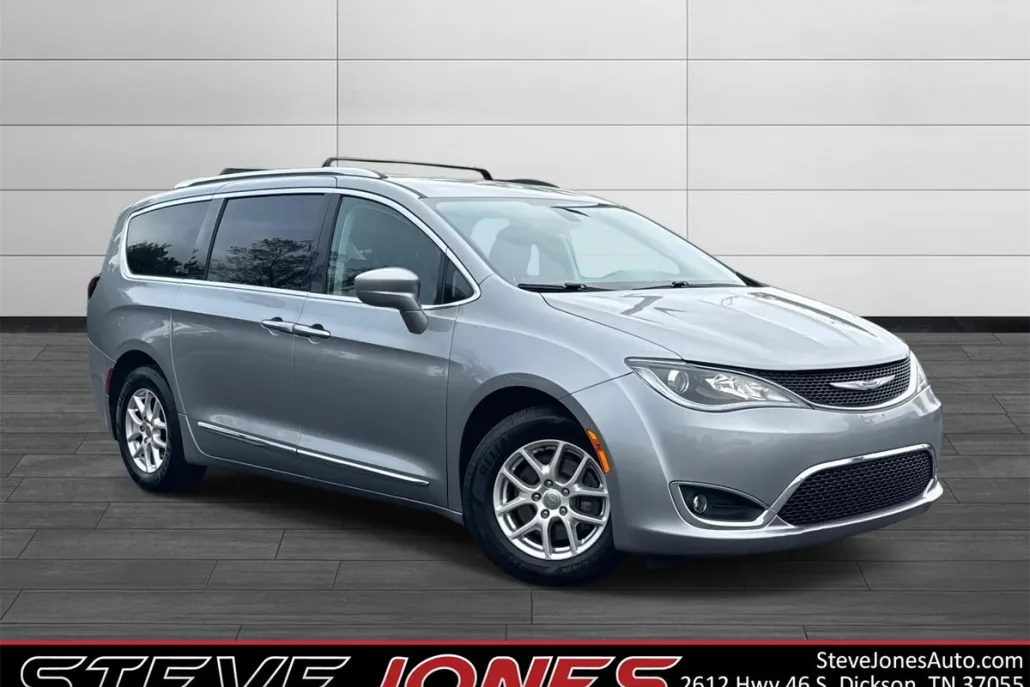 2020 Chrysler Pacifica Touring L photo 1