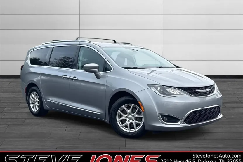 2020 Chrysler Pacifica Touring L photo 1