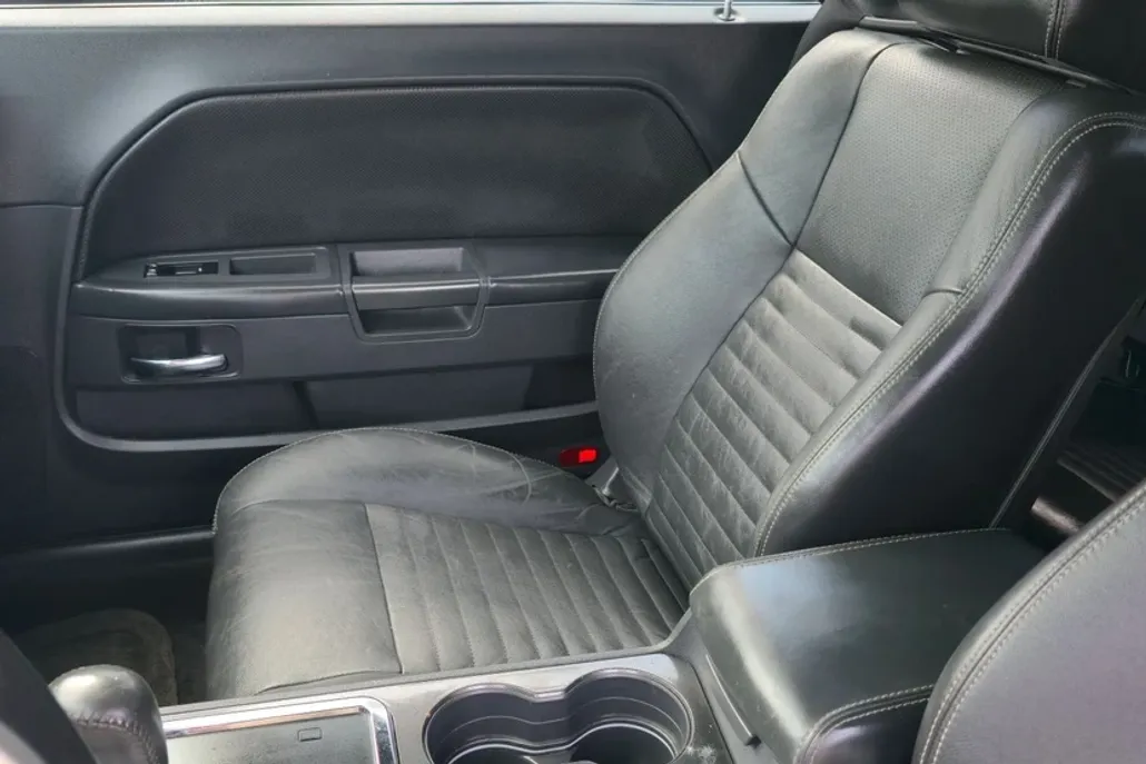 2011 Dodge Challenger photo 1