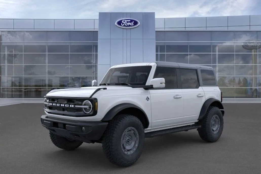 2024 Ford Bronco Outer Banks photo 1