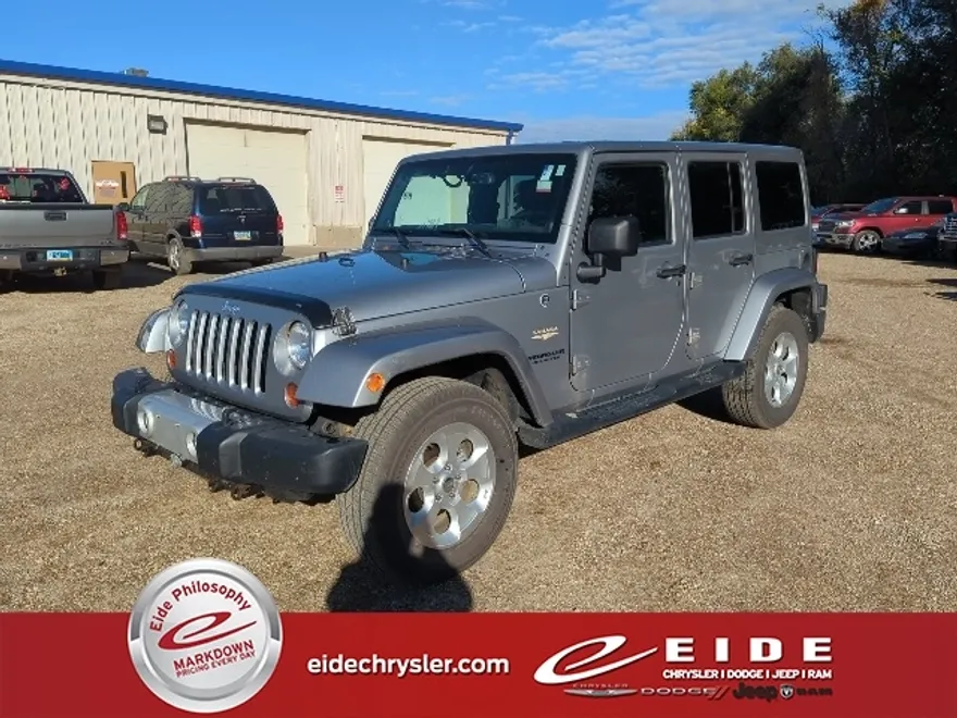 2013 Jeep Wrangler Unlimited Sahara photo 1