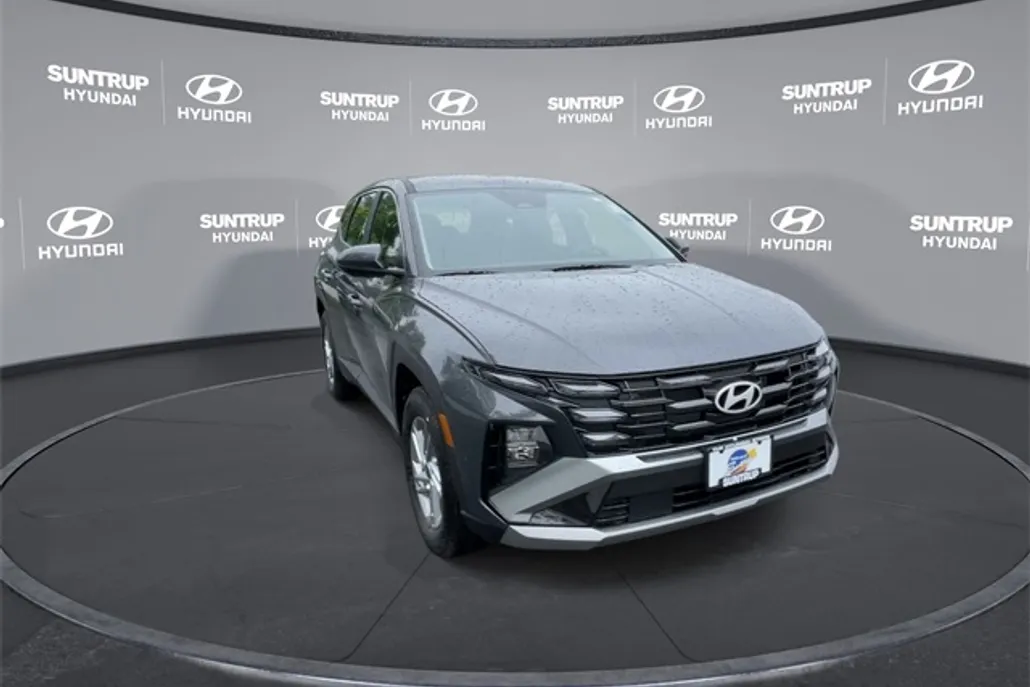 2025 Hyundai Tucson SE photo 1