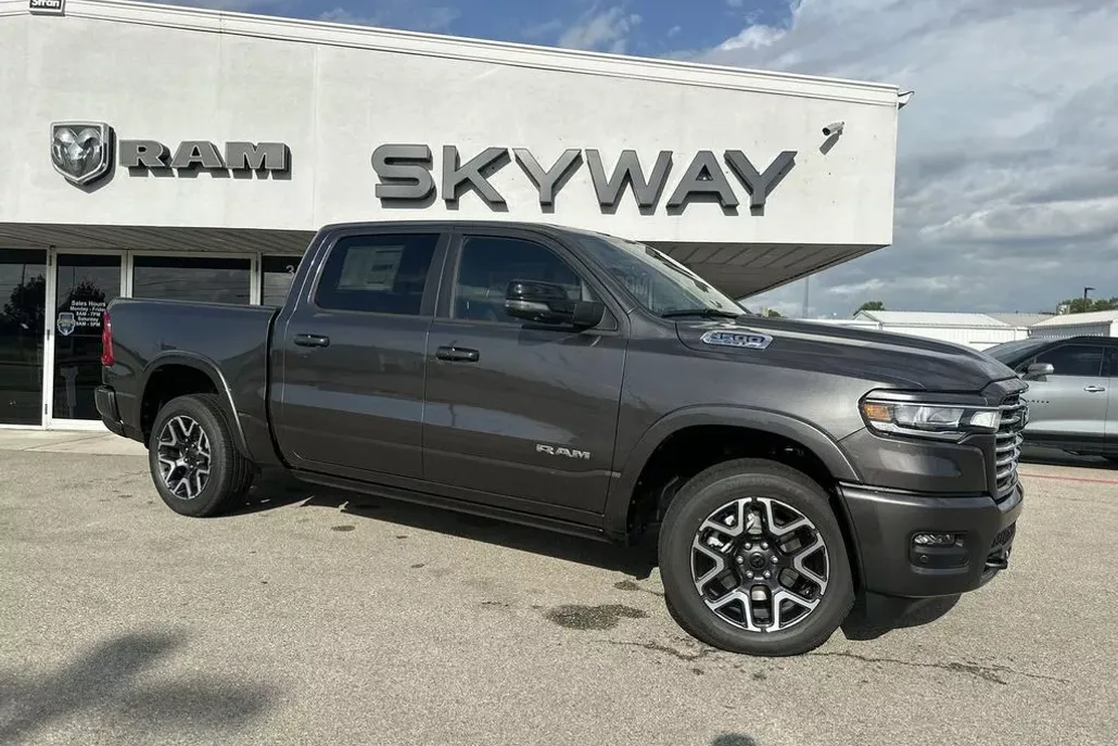 2025 Ram 1500 Laramie photo 1