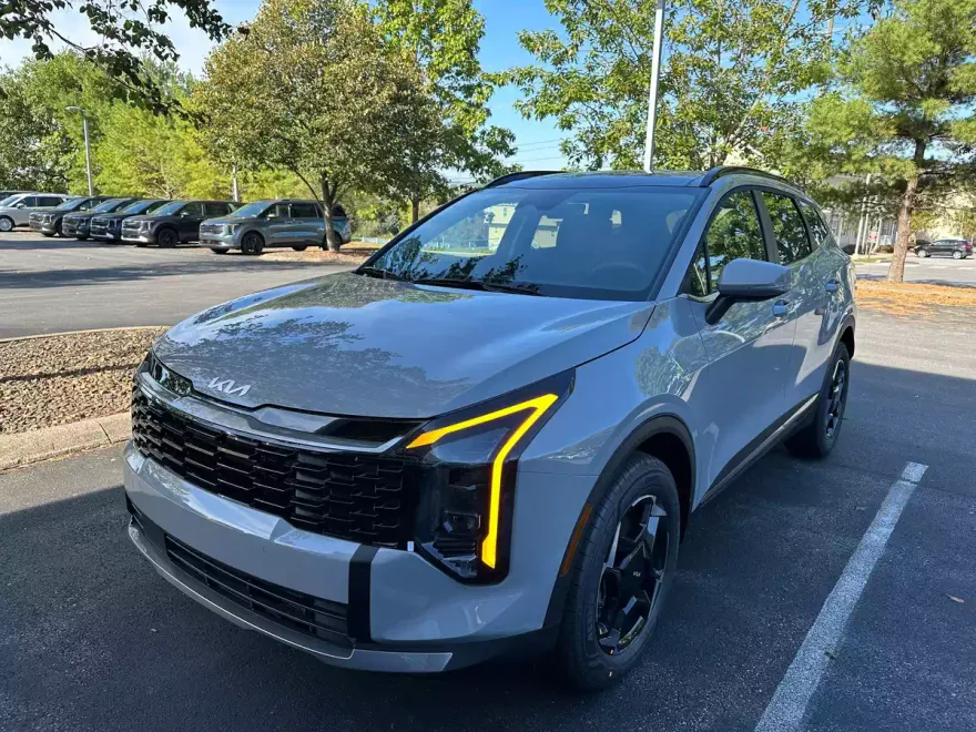 2026 Kia Sportage Hybrid EX photo 1