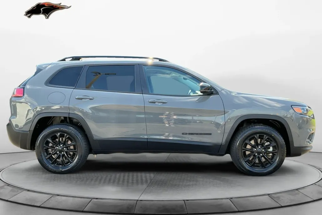 2023 Jeep Cherokee Altitude Lux photo 1
