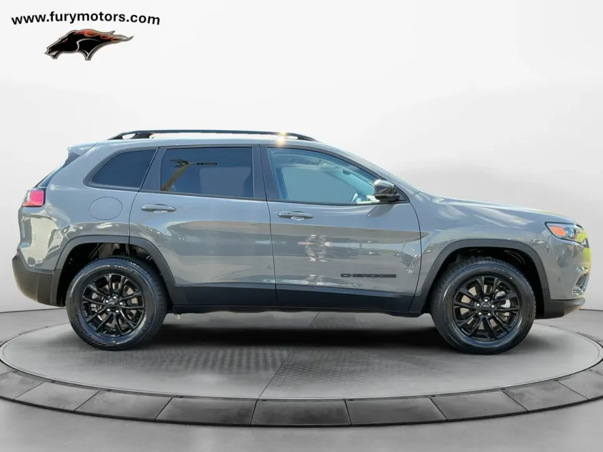 2023 Jeep Cherokee Altitude Lux photo 1
