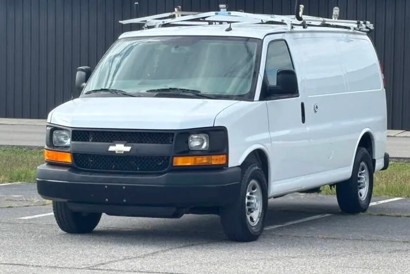 2015 Chevrolet Express 2500 Cargo Van photo 1