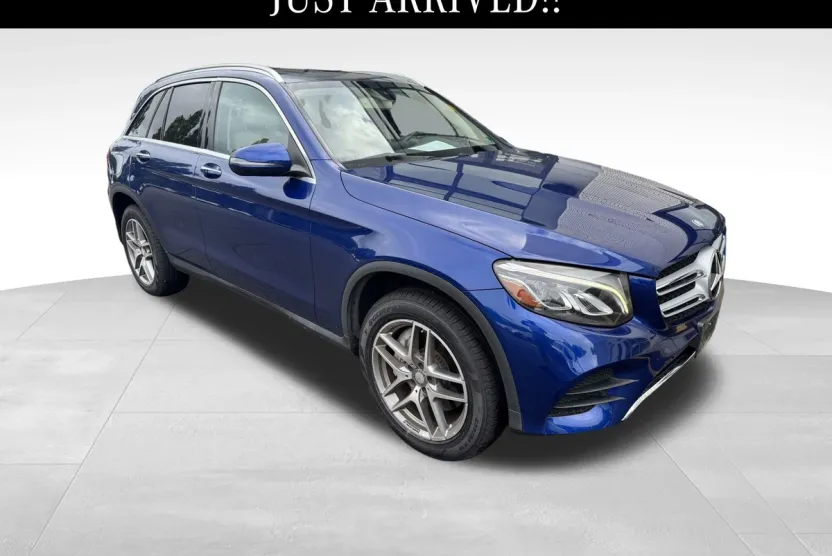 2017 Mercedes Benz GLC 300 4MATIC photo 1
