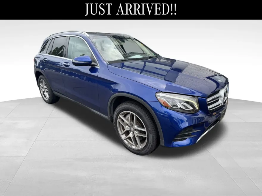 2017 Mercedes Benz GLC 300 4MATIC photo 1