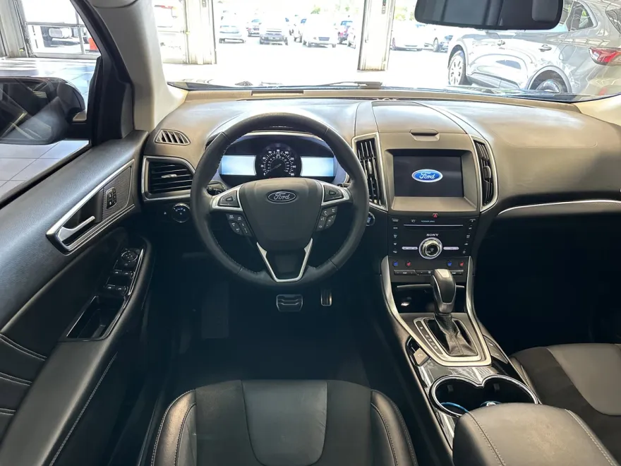 2018 Ford Edge Sport photo 1
