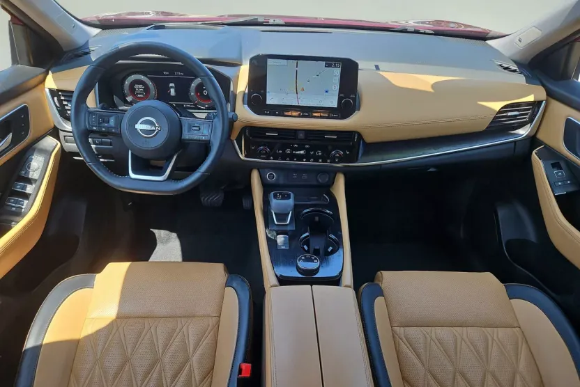 2023 Nissan Rogue Platinum photo 1