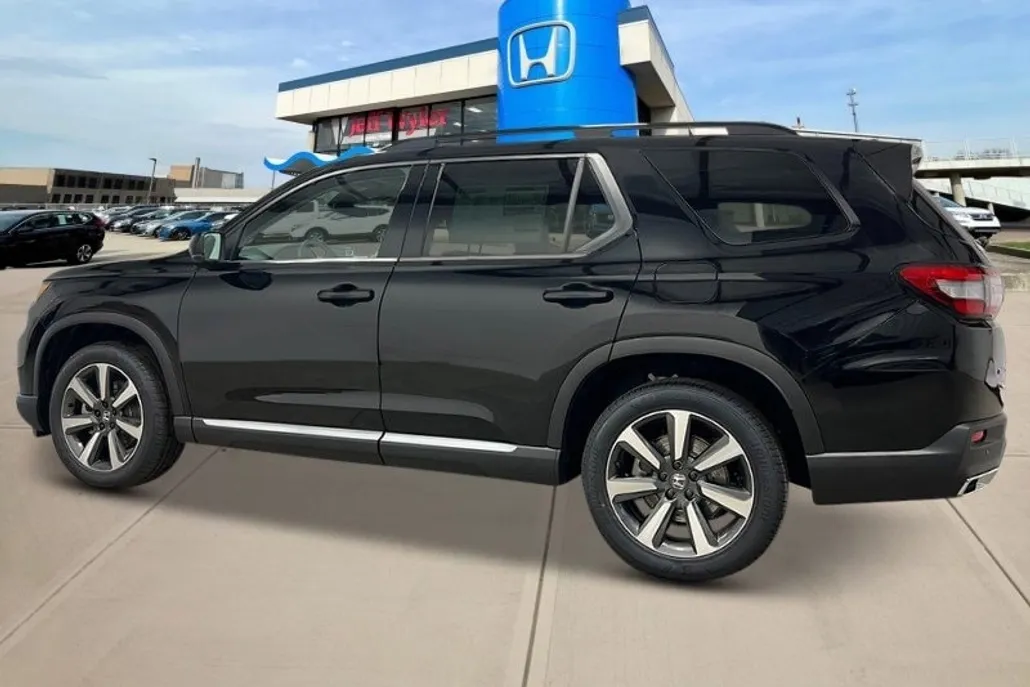 2025 Honda Pilot Elite photo 1