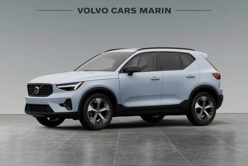 2026 Volvo XC40 Plus photo 1