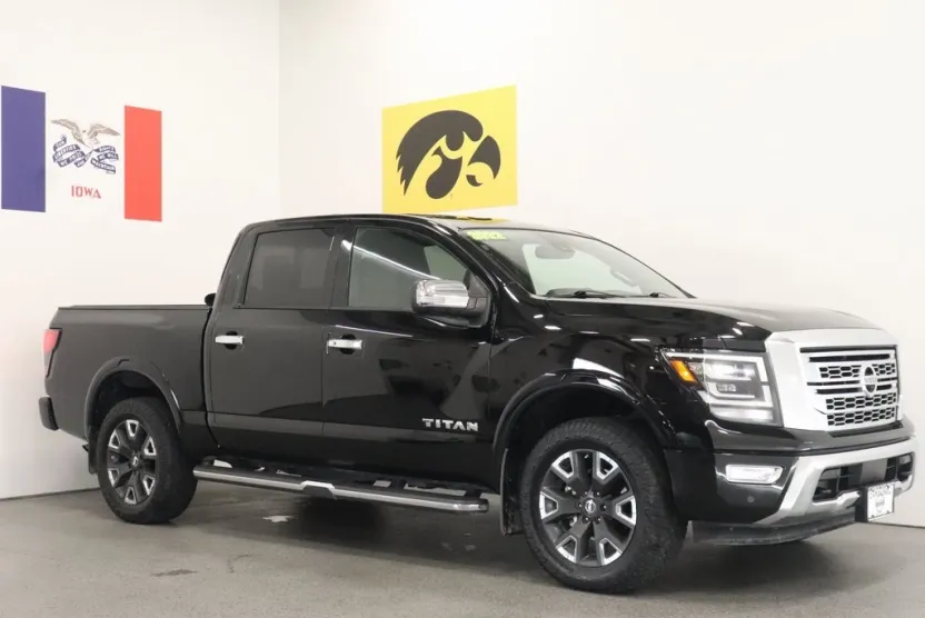 2022 Nissan Titan Platinum Reserve photo 1