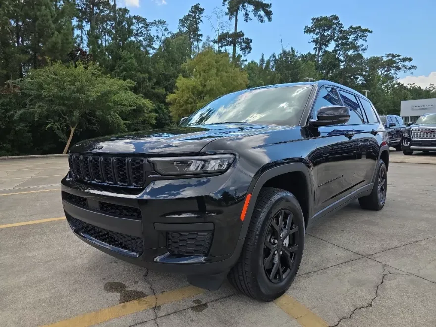 2024 Jeep Grand Cherokee Altitude photo 1