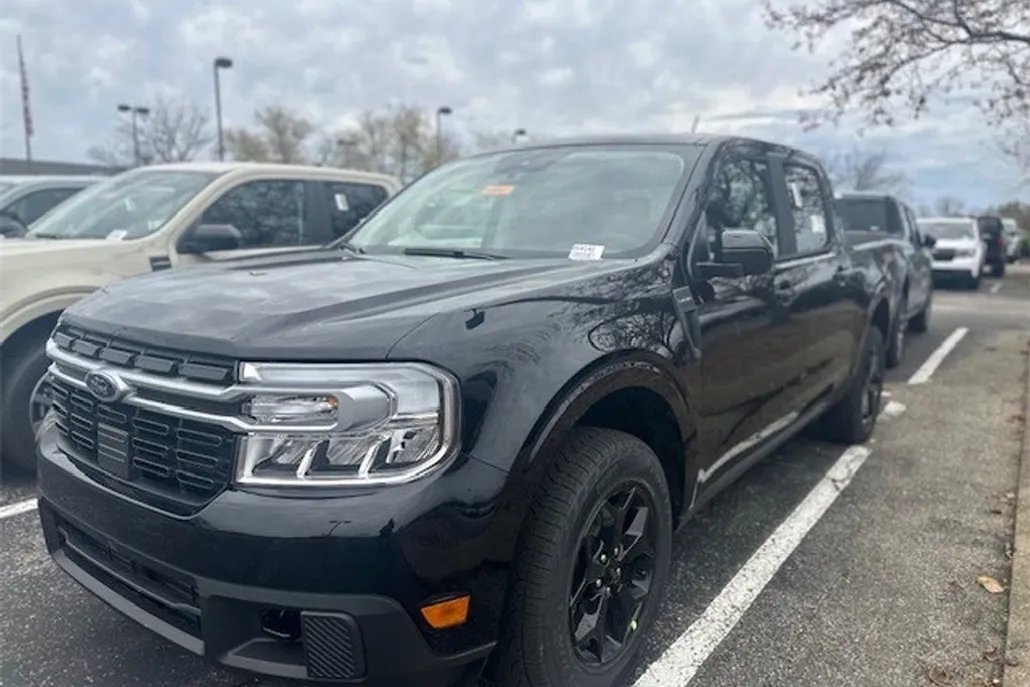 2024 Ford Maverick Lariat photo 1