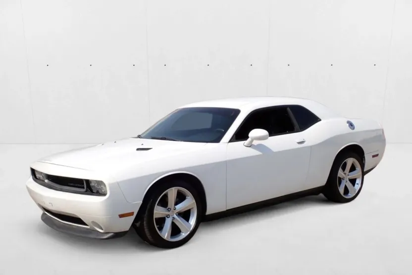 2013 Dodge Challenger SXT photo 1