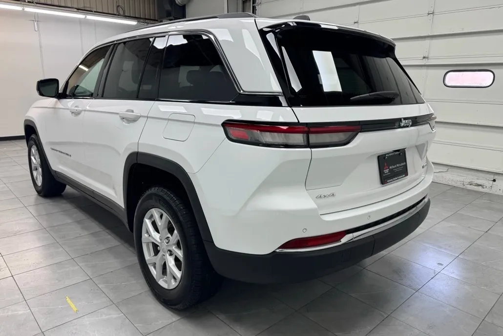 2024 Jeep Grand Cherokee Limited photo 1