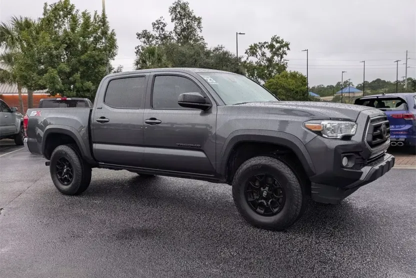 2023 Toyota Tacoma SR5 V6 photo 1