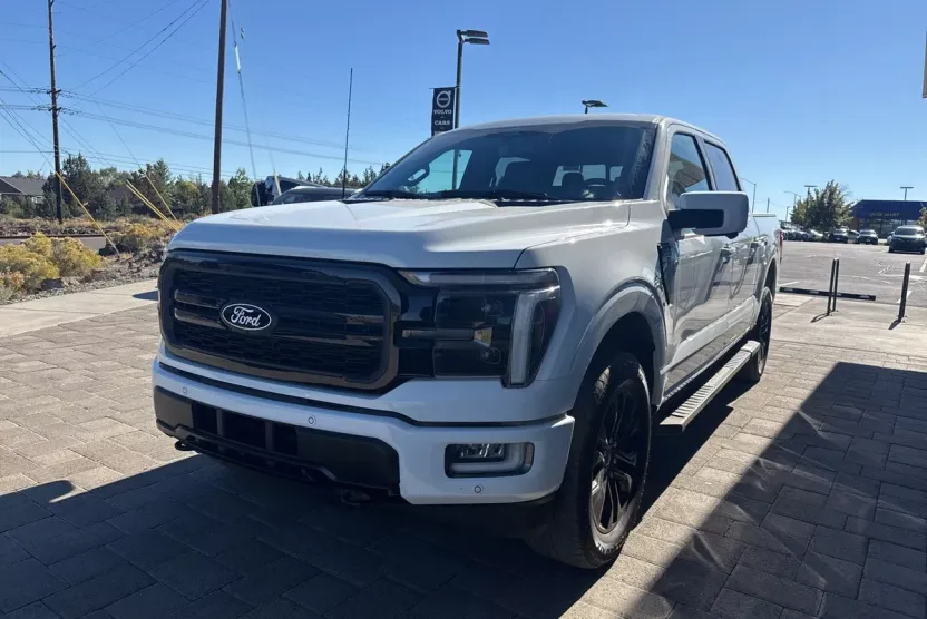 2024 Ford F-150 Lariat photo 1