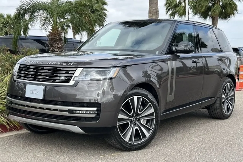 2025 Land Rover Range Rover SE photo 1