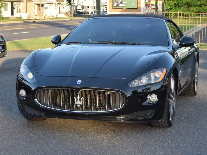 2011 Maserati Granturismo Base photo 1